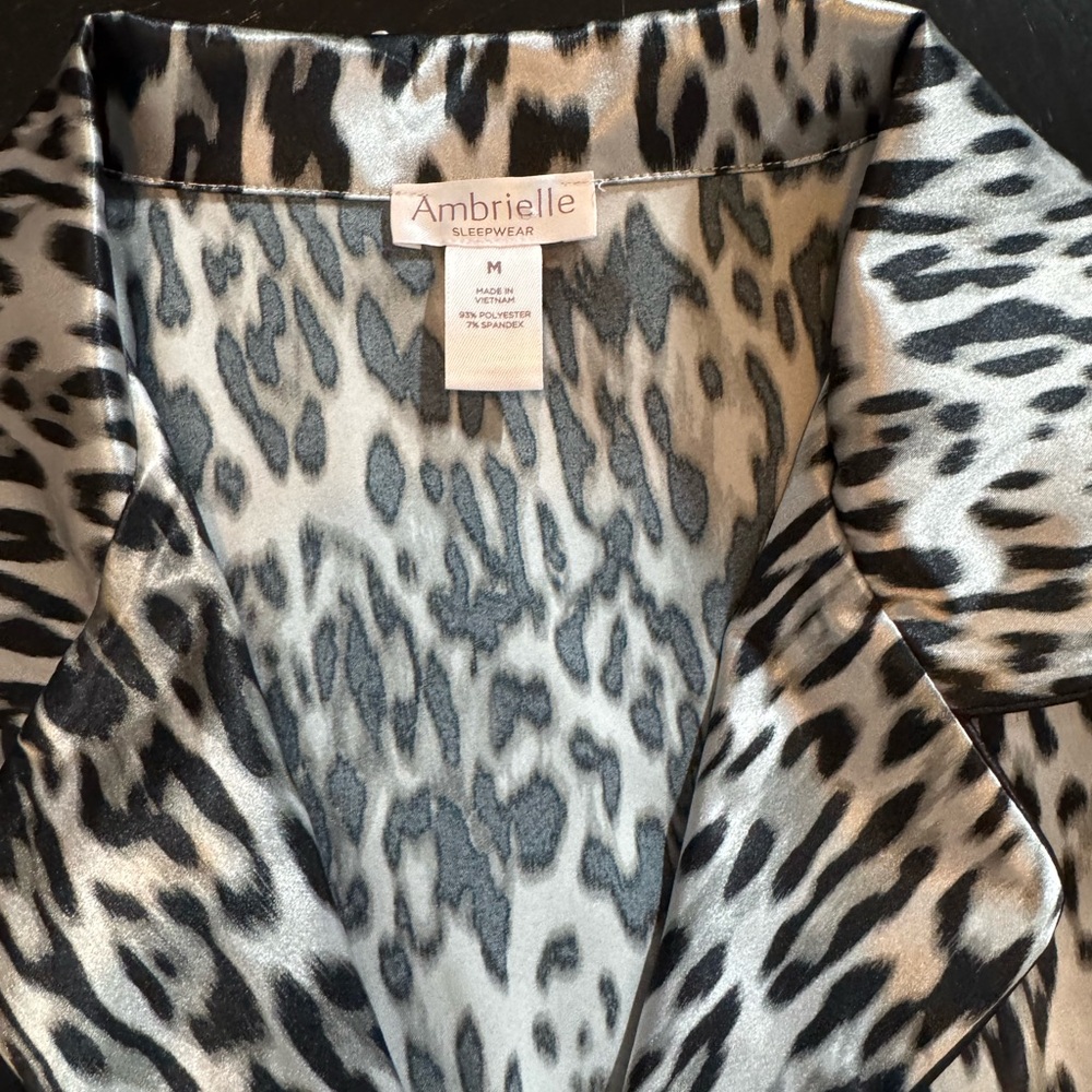 Ambrielle Black and Gray Satin and elastic waist loungers - Picture 3 of 9